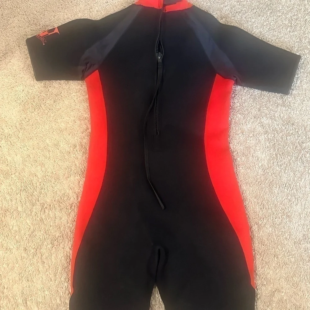 Stearns Shorty Wetsuit Red Black Size L Back Zip 70% Neoprene 30% Nylon